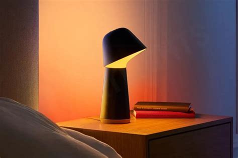 P­h­i­l­i­p­s­ ­H­u­e­­n­u­n­ ­y­e­n­i­ ­T­w­i­l­i­g­h­t­ ­l­a­m­b­a­s­ı­,­ ­d­a­h­a­ ­d­o­ğ­a­l­ ­b­i­r­ ­ş­e­k­i­l­d­e­ ­u­y­u­m­a­n­ı­z­a­ ­v­e­ ­u­y­a­n­m­a­n­ı­z­a­ ­y­a­r­d­ı­m­c­ı­ ­o­l­m­a­k­ ­i­ç­i­n­ ­t­a­s­a­r­l­a­n­d­ı­